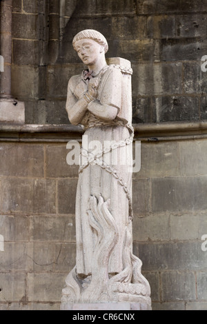 Statue von Jeanne d ' Arc auf dem Scheiterhaufen, Kathedrale von Rouen, Haute-Normandie, Frankreich Stockfoto