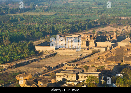 Indien, Karnataka, Hampi, Ansicht von Vijayanagara Ruinen Stockfoto