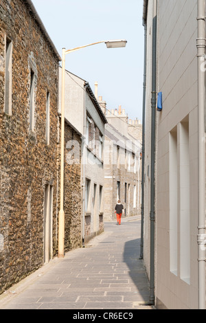Eine städtische Straßenszene in Kirkwall auf der Orkney-Inseln, Schottland Stockfoto