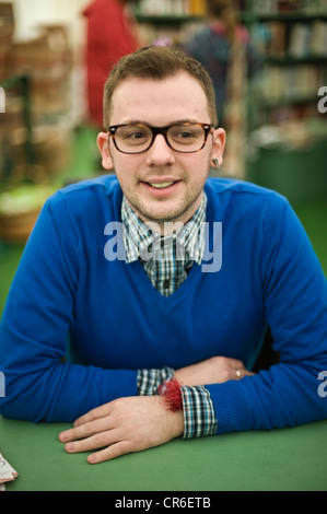 Alex T. Smith, Buchautorin und Illustratorin abgebildet auf der Telegraph Hay Festival 2012, Hay-on-Wye, Powys, Wales, UK Stockfoto