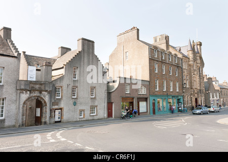 Eine städtische Straßenszene in Kirkwall auf der Orkney-Inseln Stockfoto