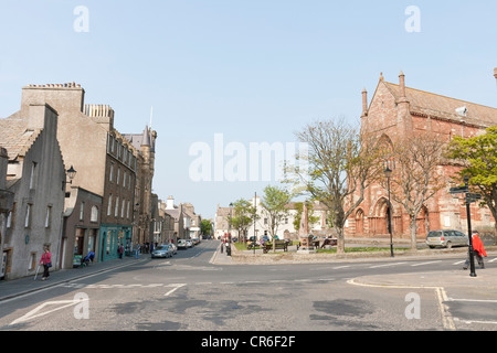 Eine städtische Straßenszene in Kirkwall auf der Orkney-Inseln Stockfoto