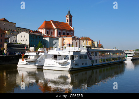 Pier, St. Pauls Kirche, auf der Donau, Passau, Bayern, Deutschland, Europa Stockfoto