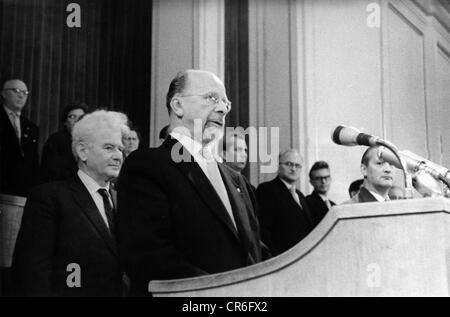 Ulbricht, Walter, 30.6.1893 - 1.8.1973, deutscher Politiker (SED), Vorsitzender des Staatsrates der Deutschen Demokratischen Republik 12.9.1960 - 1.8.1973, Eid ablegen, Ost-Berlin, 12.9.1960, Stockfoto