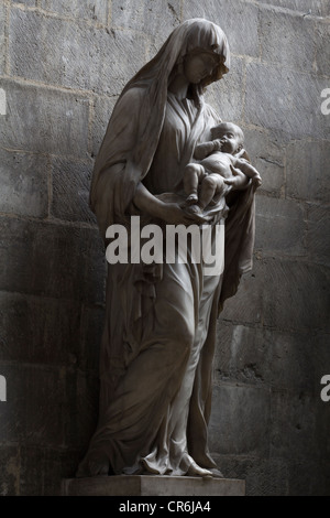 18. Jahrhundert Statue der Jungfrau Maria mit Kind (1777), Kathedrale von Rouen, Haute-Normandie, Frankreich Stockfoto