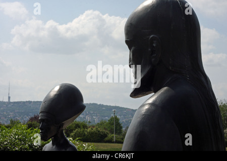 Echnaton und Jesus in der philosophischen Garten auf der Seite des Gellert-Hügel-Budapest, Ungarn eine Gruppe von acht Statuen Stockfoto