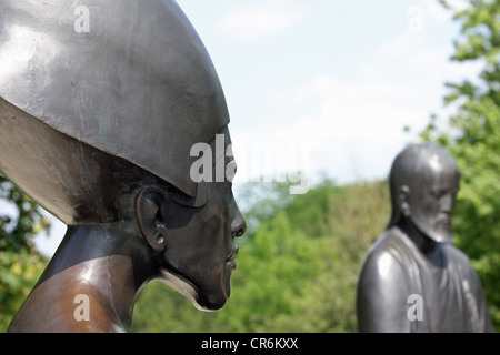 Echnaton und Jesus in der philosophischen Garten auf der Seite des Gellert-Hügel-Budapest, Ungarn eine Gruppe von acht Statuen Stockfoto