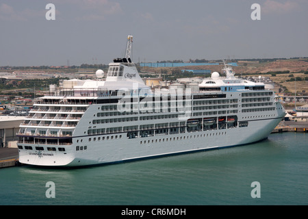 Regent Seven Seas Cruises Schiff, die Seven Seas Mariner, angedockt an Civitavecchia, Italien Stockfoto