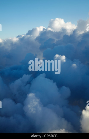 Blick vom Flugzeug der Wolken in der Nähe von Sydney, New South Wales, Australien - Antenne Stockfoto