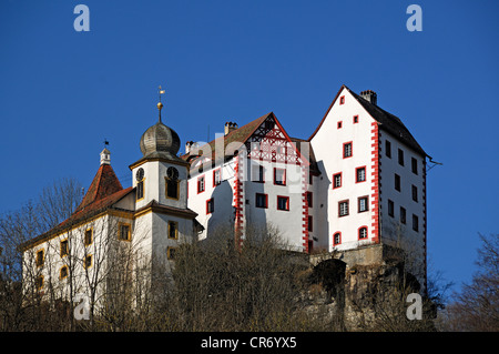 Burg Egloffstein Burg erwähnt 1358 mit Schloss Capel von 1750, Egloffstein, Upper Franconia, Bayern, Deutschland, Europa Stockfoto