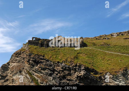 Ansicht von Tintagel Castle, eine keltische frühen christlichen Kloster zwischen dem 5. und 8. Jahrhundert, Tintagel, Cornwall, England Stockfoto