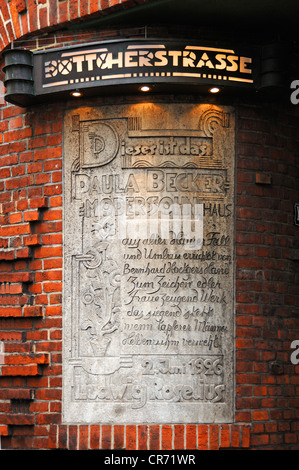 Gedenktafel auf dem Paula Modersohn-Becker Haus, von Ludwig Roselius, 1926, Boettcherstrasse, Bremen, Deutschland, Europa Stockfoto