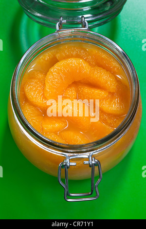 Mandarin Orange Scheiben oder Segmente im Glas Vorratsgefäß Stockfoto