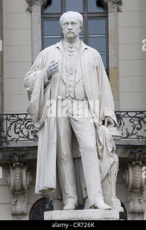 Helmholtz, Hermann von, 31.8.181 - 8.9.1894, deutscher Physiologe und Physiker, volle Länge, Statue, Denkmal, Berlin, Stockfoto