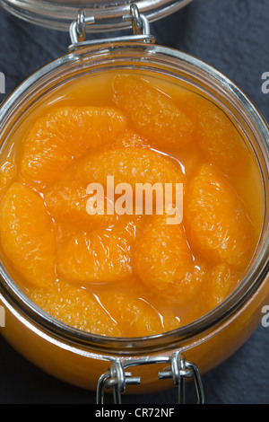 Mandarin Orange Scheiben oder Segmente im Glas Vorratsgefäß Stockfoto