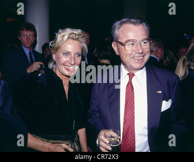 Zimmermann, Eduard, 4.2.1929 - 19.9.2009, deutscher Journalist, TV-Moderatorin, halbe Länge, mit seiner Tochter Sabine, Oktober 1992 Stockfoto