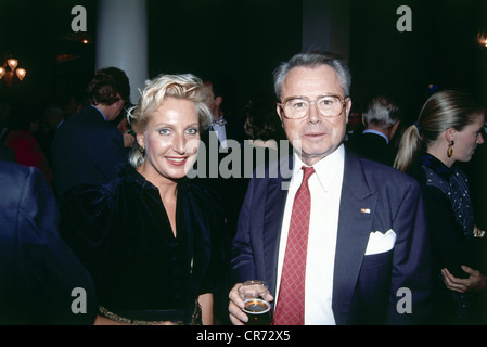 Zimmermann, Eduard, 4.2.1929 - 19.9.2009, deutscher Journalist, TV-Moderatorin, halbe Länge, mit seiner Tochter Sabine, Oktober 1992 Stockfoto