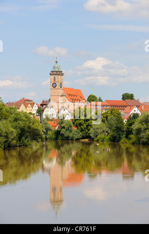 Stadtkirche Sankt Laurentius-Kirche auf dem Neckar Fluss, Nürtingen, Baden-Württemberg, Deutschland, Europa, PublicGround Stockfoto