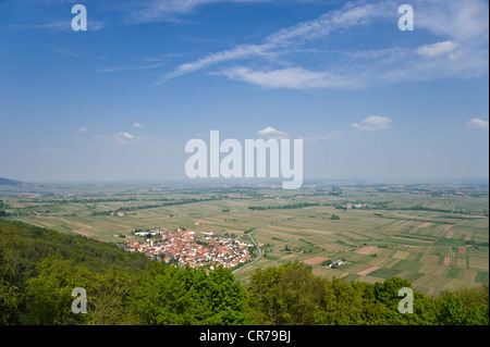 Mit Blick auf das Rheintal von der Madenburg-Burg Ruine, Eschbach, Deutsche Weinstraße, Suedliche Weinstraße Bezirk Pfalz Stockfoto