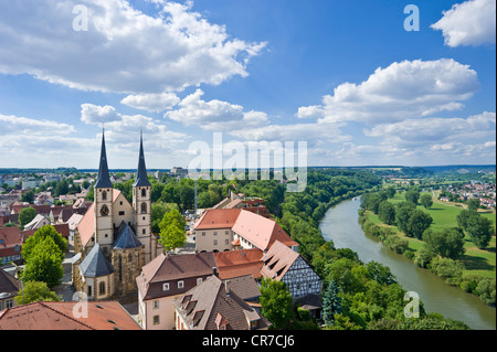 Blick über die Stadt mit der Pfarrkirche und dem Neckar aus Blauer Turm Bad Wimpfen, Neckartal, Baden-Württemberg Stockfoto