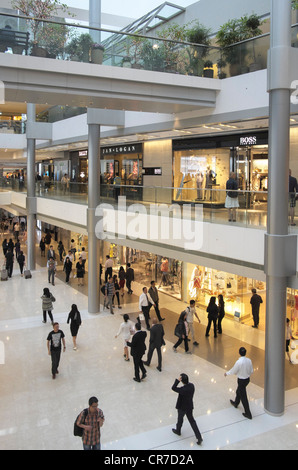 Innere des IFC-Shopping-Mall in Hong Kong Stockfoto