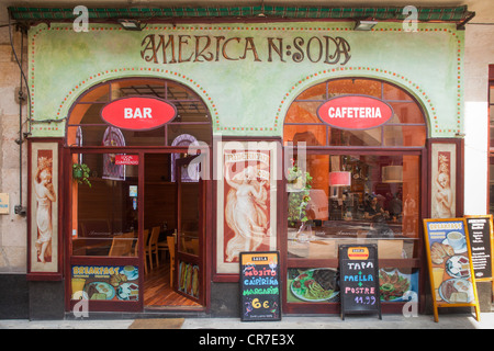 Amerikanische Soda, eine Tapasbar, Jugendstil Wandmalerei, Barcelona, Katalonien, Spanien, Europa Stockfoto