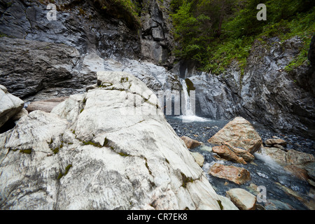 Fluss und Wasserfall im Tal Trafoi Südtirol Italien Stockfoto