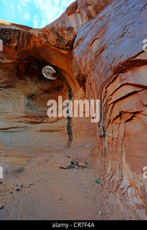 Big Hogan Arch Rock-Formation, Monument Valley, Arizona, USA Stockfoto