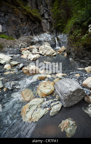 Fluss und Wasserfall im Tal Trafoi Südtirol Italien Stockfoto