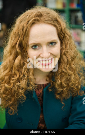 Kate Williams, Englisch Autor, Historiker und Fernsehmoderator abgebildet auf der Telegraph Hay Festival 2012, Hay-on-Wye, Powys, Wales, UK Stockfoto