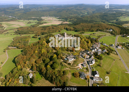 Antenne-anzeigen, Nuerburg Burg Ruine, Nuerburg, Eifel Bergkette, Rheinland-Pfalz, Deutschland, Europa Stockfoto