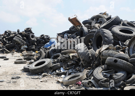 Eine bürgerliche Annehmlichkeit Website wo Reifen recycelt werden. Stockfoto