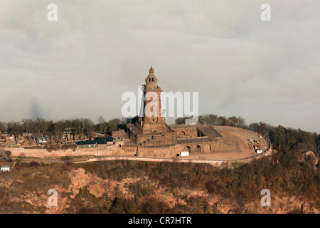 Luftbild, Kyffhaeuser, Barbarossa oder Kaiser-Wilhelm-Denkmal, Bendeleben, Bewölkung, Temperatur-Inversion, Thüringen Stockfoto