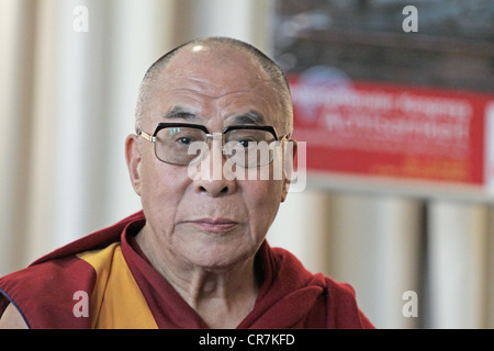 Dalai Lama XVI, (Tenzin Gyatso), * 6.7.1935, Tibet-Geistlicher und Politiker, (Dalai Lama seit 22.2.1940, Tibet-Staatsoberhaupt seit 17.11.1950), Porträt, Hamburg, Deutschland, 21.8.2011, Stockfoto