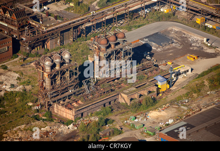 Luftaufnahme, Abriss einer alten ThyssenKrupp Hochofen, Duisburg, Ruhrgebiet, Nordrhein-Westfalen, Deutschland, Europa Stockfoto