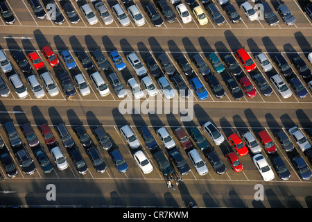 Luftbild, Car Park, Movie Park Germany, Bottrop-Kirchhellen, Ruhrgebiet, Nordrhein-Westfalen, Deutschland, Europa Stockfoto