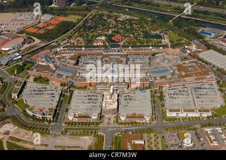 Luftaufnahme, CENTRO-Shopping-Mall mit Nebengebäude, Oberhausen, Ruhr und Umgebung, Nordrhein-Westfalen, Deutschland, Europa Stockfoto