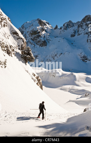Frankreich, Isere, Massif de Belledonne, ski Hikking in der Nähe von Chamrousse, hinauf zu den Robert-Seen Stockfoto