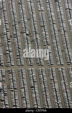 Luftaufnahme, Parkplatz, Neuwagen für Versand, Besucherattraktion Autostadt, Wolfsburg, Volkswagenwerk, VW-Werk Stockfoto