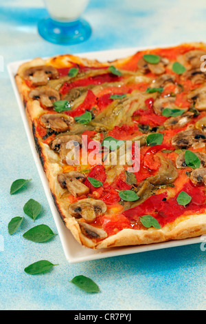 Focaccia mit Pilzen. Rezept erhältlich Stockfoto