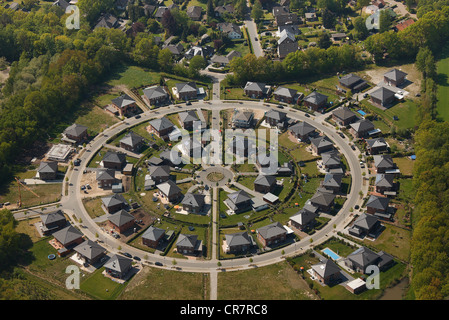 Luftaufnahme, kreisförmigen Gehäuse Immobilien, Ahrensburg, Schleswig-Holstein, Deutschland, Europa Stockfoto