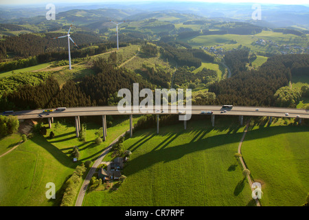 Luftbild, Autobahnbrücke, Autobahn A45, auch bekannt als Sauerlandlinie Autobahn, Gummersbach, Nordrhein-Westfalen Stockfoto