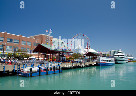 Illinois, Chicago. Navy Pier entlang der Ufer des Lake Michigan. Stockfoto