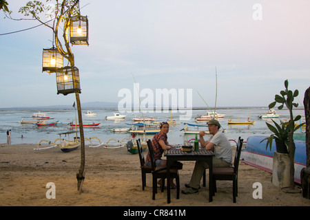 Im Freien essen - Strand von Sanur - Bali - Indonesien Stockfoto