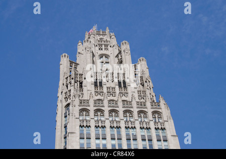 Illinois, Chicago. Wahrzeichen neo-gotischen Tribune Tower Gebäude (North Michigan Avenue) die Heimat der Chicago Tribune und wgn Radio. Stockfoto