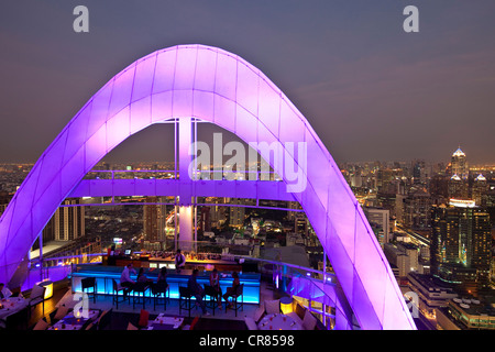 Thailand, Bangkok, Siam Square District, Red Sky Bar im 55. Stock des Hotel Central World Stockfoto