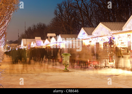 Frankreich, Paris, den Weihnachtsmarkt auf der Avenue des Champs Elysees Stockfoto