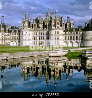 Château de Chambord an der Loire, graben, Chambord, Loir-et-Cher, Kanton Bracieux, Frankreich, Europa Stockfoto