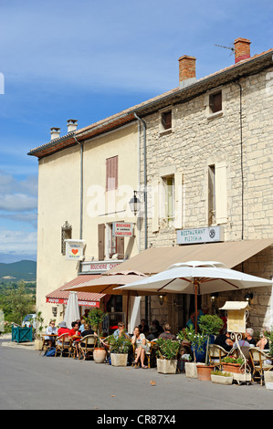 Frankreich, Gard, Barjac, Renaissance-Stadt zwischen Ceze Valley und Ardèche im Departement Gard Provencal Stockfoto