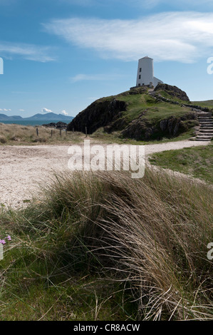 Der alte Leuchtturm Porth Twr-Mawr auf Llanddwyn Insel Anglesey North Wales Stockfoto